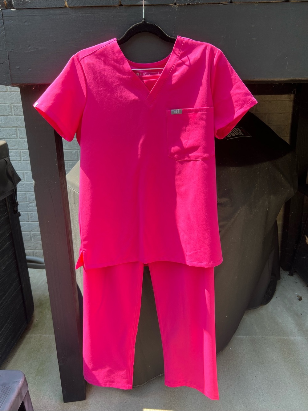 Figs hot pink Women’s Fig Scrub Set